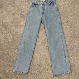 Abercrombie & Fitch light wash 90s relaxed jean 28L